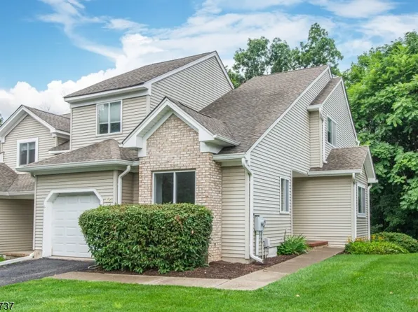12 Pale Star Ct, Hardyston Twp., NJ 07419