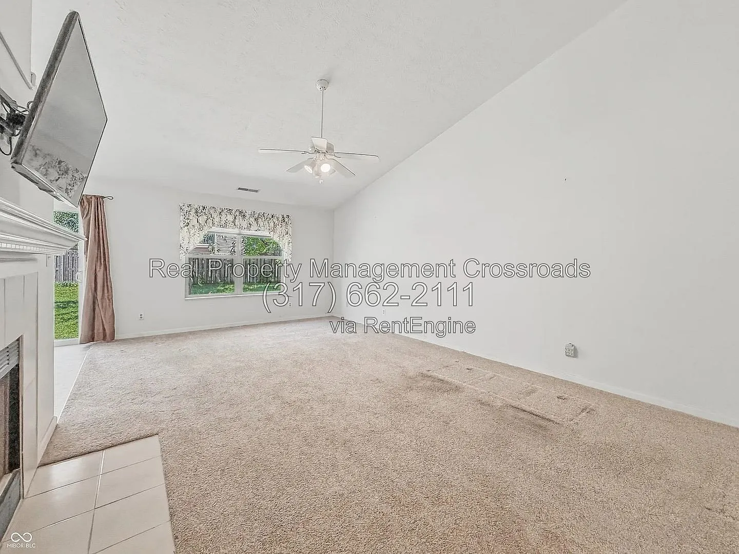 3 bed, 2.0 bath, 1390 sqft, $2,000 — Photo 3