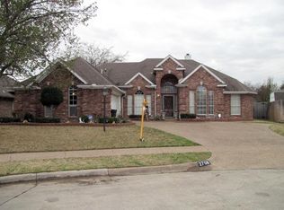 2708 Cedar Springs Ct, Bedford, TX 76021