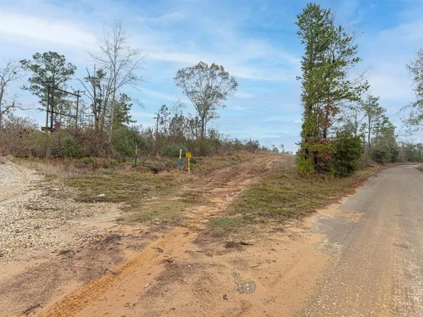 Maple St, Overton, TX 75684