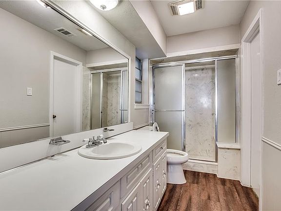 4th image of 925 Hampshire St