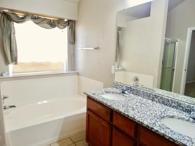 3301 Buckingham Pl — Photo 13