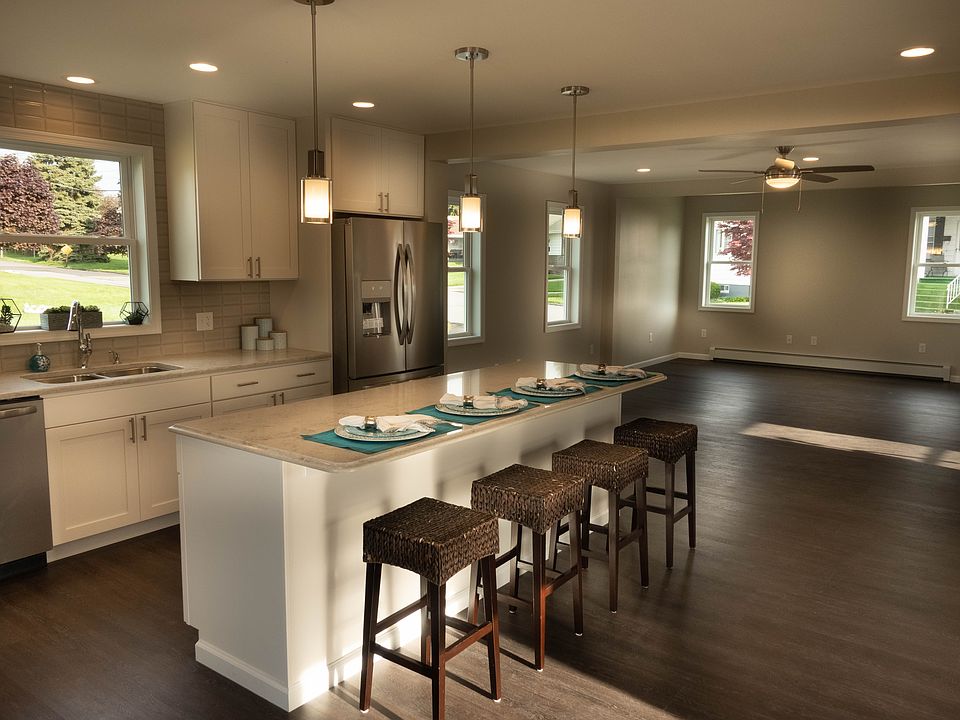 Kitchen with 8' island.