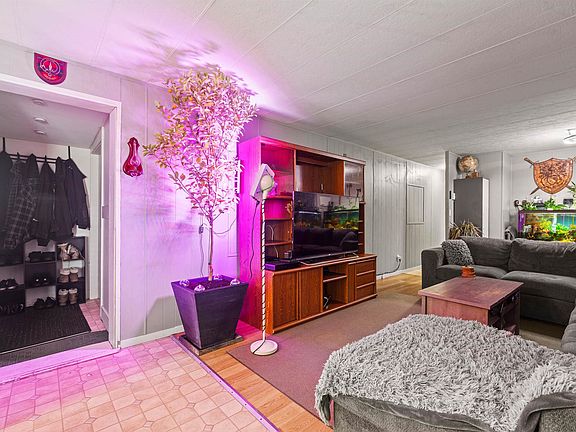 3rd image of 5742 Unsworth Rd #82