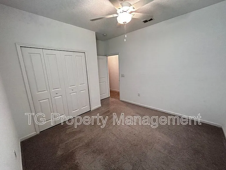 23 Lake Sinclair St — Photo 26