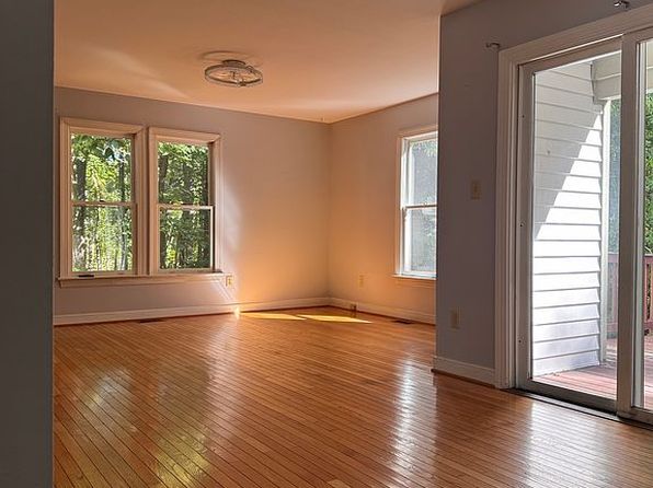 1407 Groton Ct
