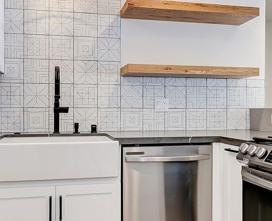 4th image of 1919 Harriman Ln APT 3