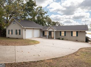 187 Lakeshore Cir, Milledgeville, GA