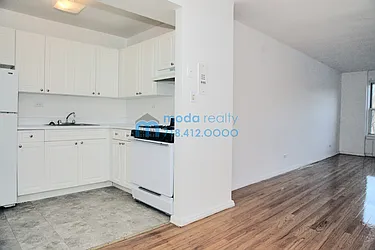 Rented by Moda Realty