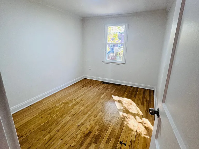 5322 Nelson Ave #2 — Photo 8