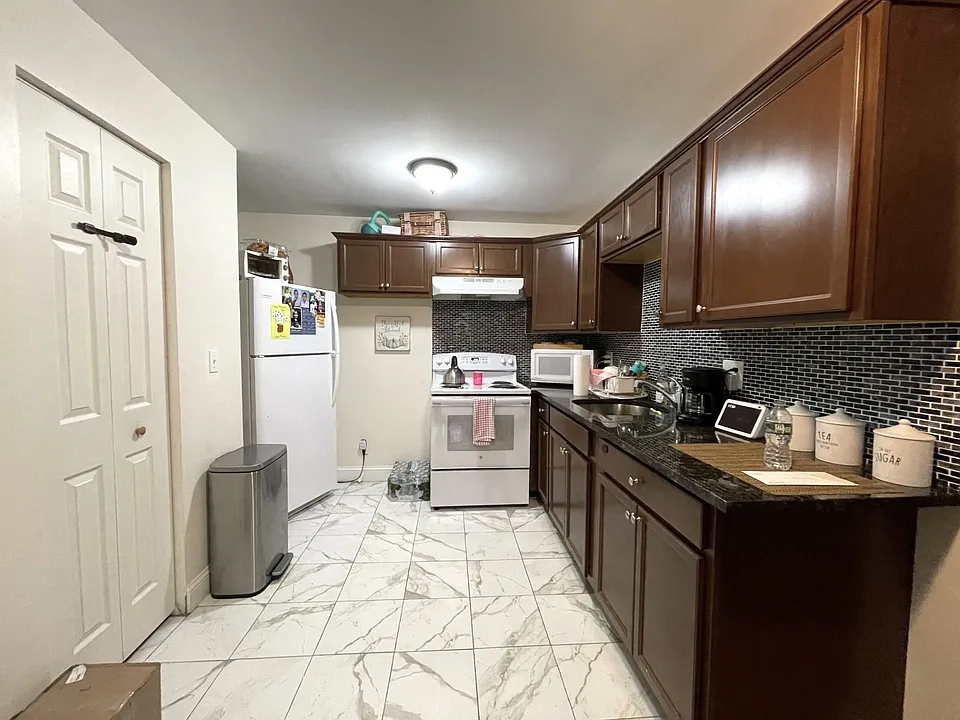 17 Carey Ave #6