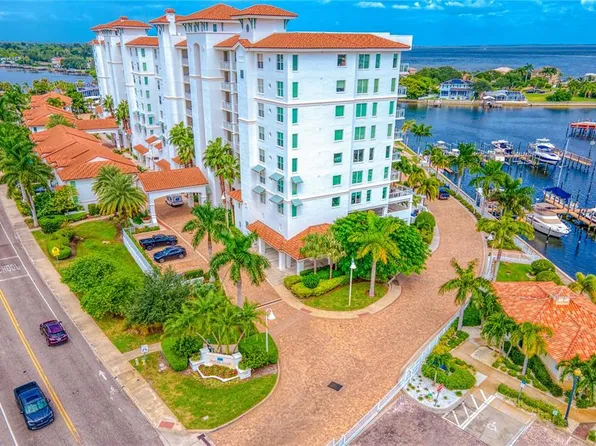 1325 Snell Isle Blvd NE Unit 902, Saint Petersburg, FL 33704