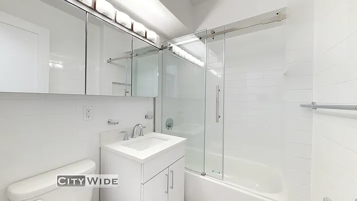 Rented by City Wide Apartments | media 6