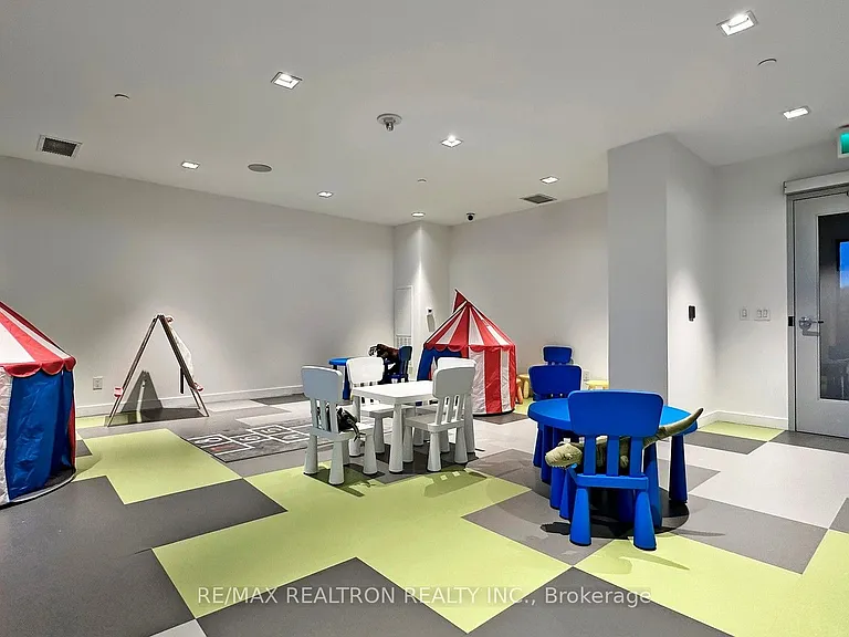 7 Smith Cres #518 — Photo 41
