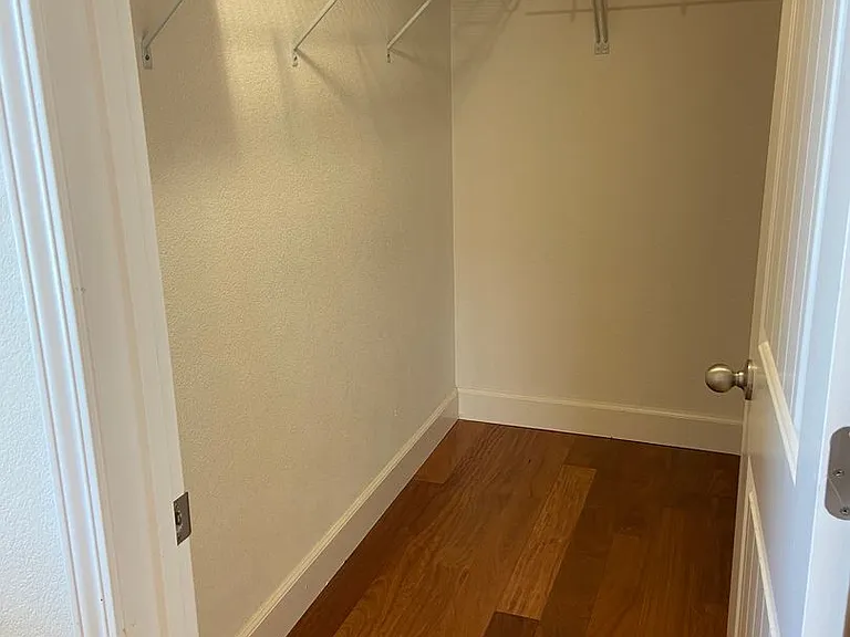 931 Willow Bridge Dr — Photo 12