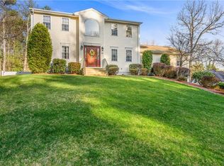 35 Pinewood Ln, Burrillville, RI 02830