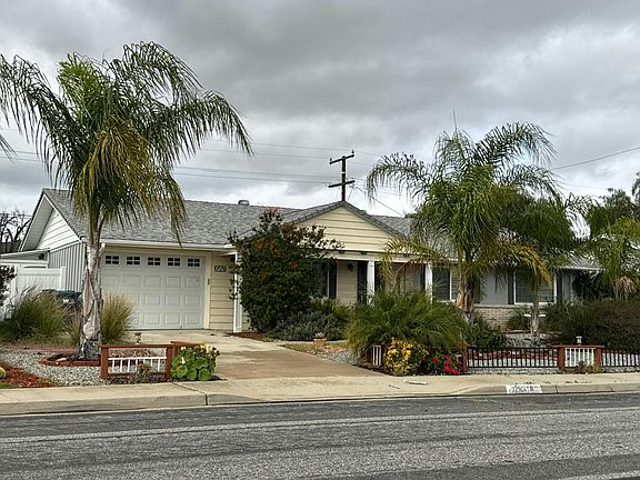 3rd image of 26378 Ridgemoor Rd