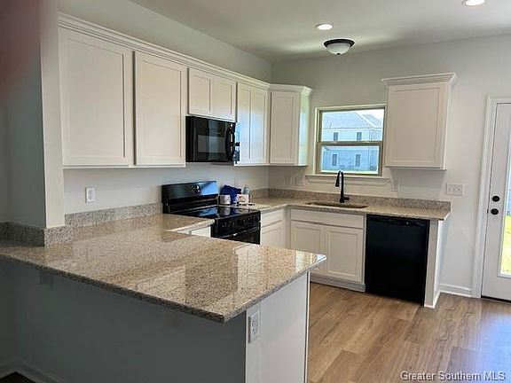 3rd image of 221 Summit Ave