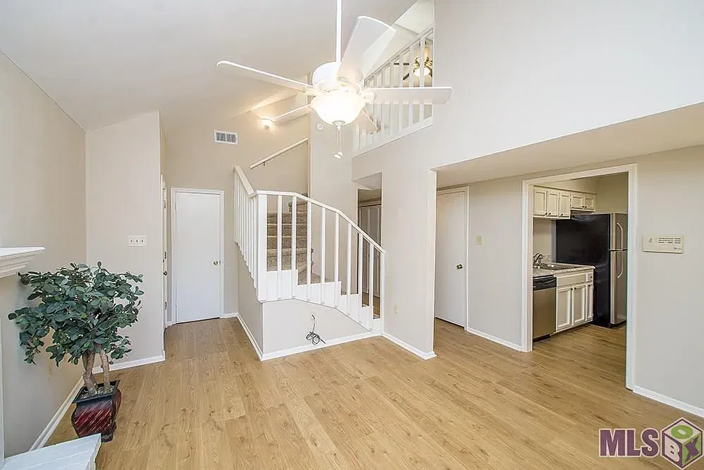 2 bed, 1379 sqft, $1,500 — Photo 2