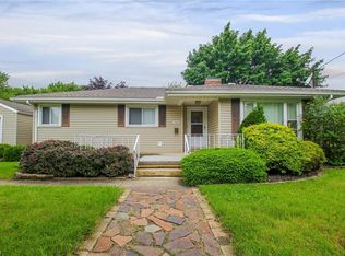 748 Woodstock Rd, Akron, OH 44312