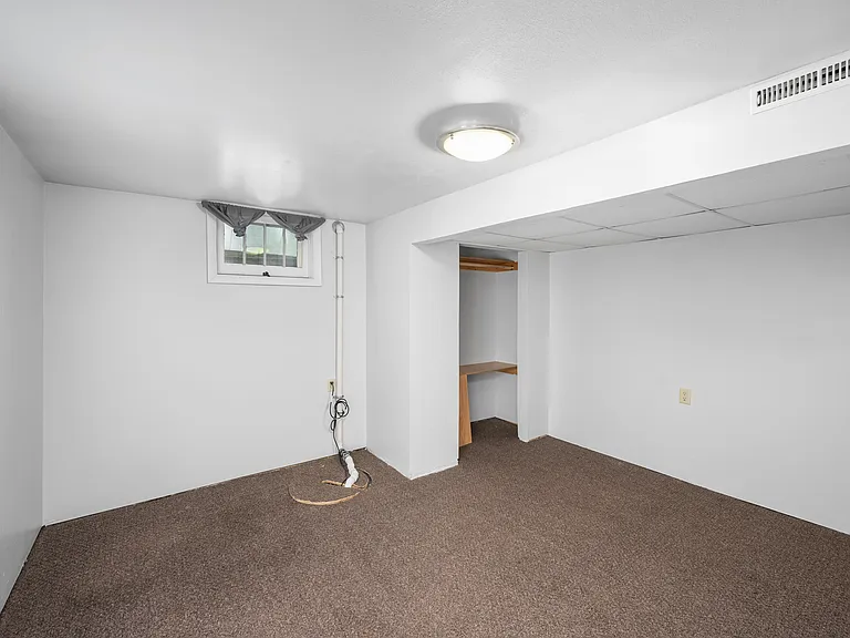 2205 University Ave — Photo 13