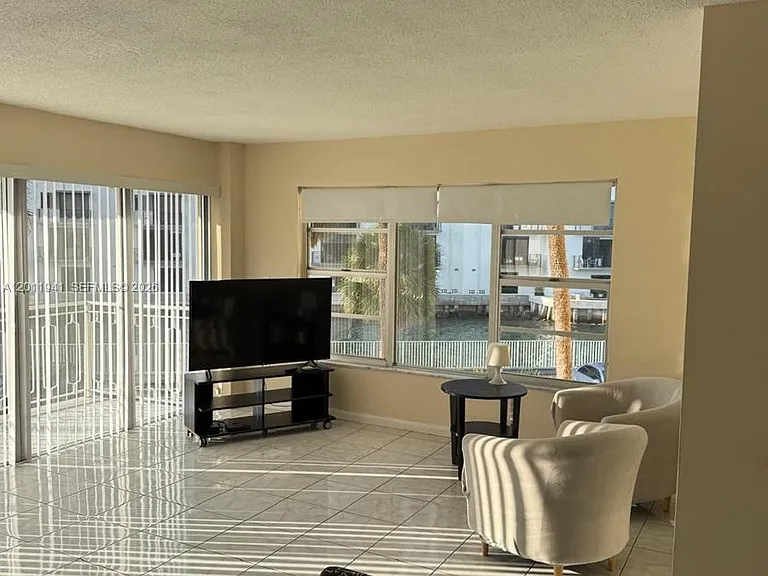 11111 Biscayne Blvd #2H — Photo 10