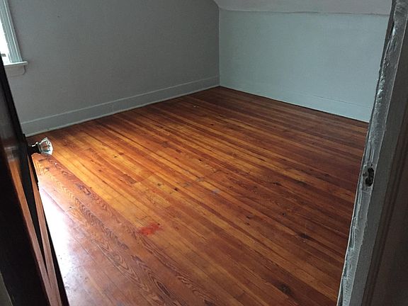 5th image of 393 Cambridge Ave