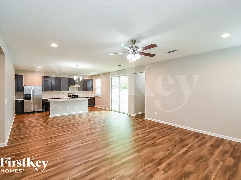 11990 Alexandra Dr — Photo 6