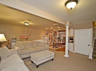 237 Sparrow Ln, Ephrata, PA 17522