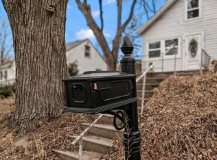 617 E Edgewater St, Portage, WI 53901