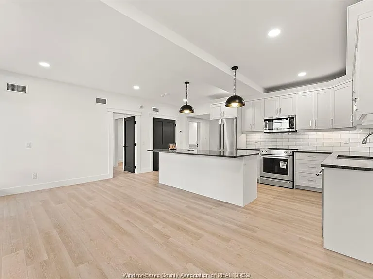 247 Brock St #104 — Photo 13
