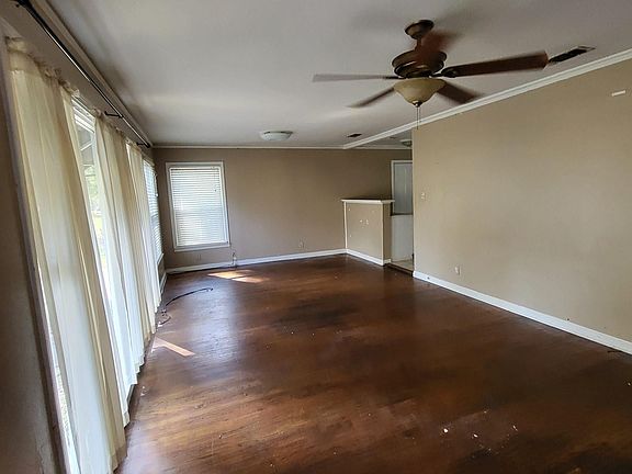 5th image of 1123 Dogwood St