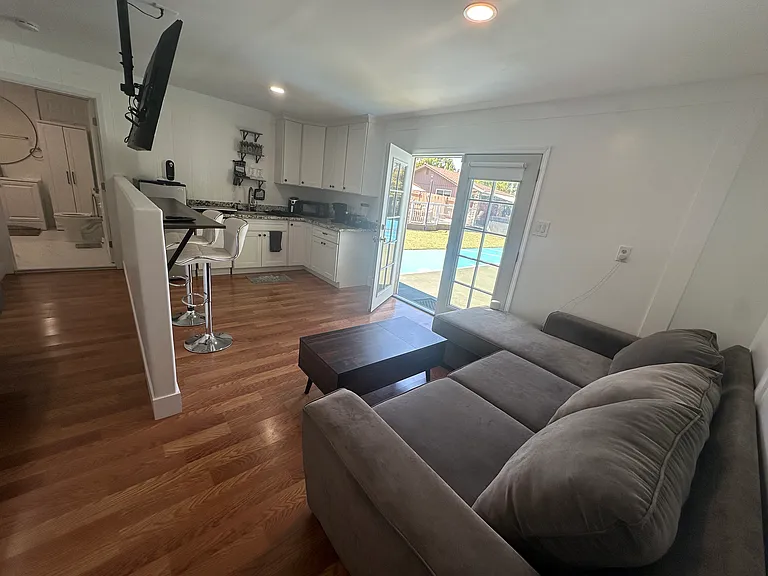 Armstrong Dr — Photo 11