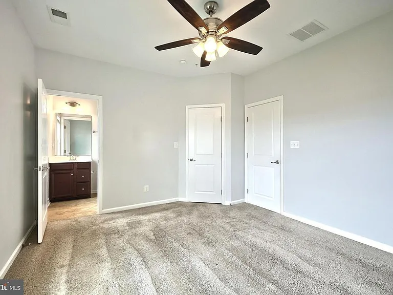 1261 Elderslie Ln — Photo 4