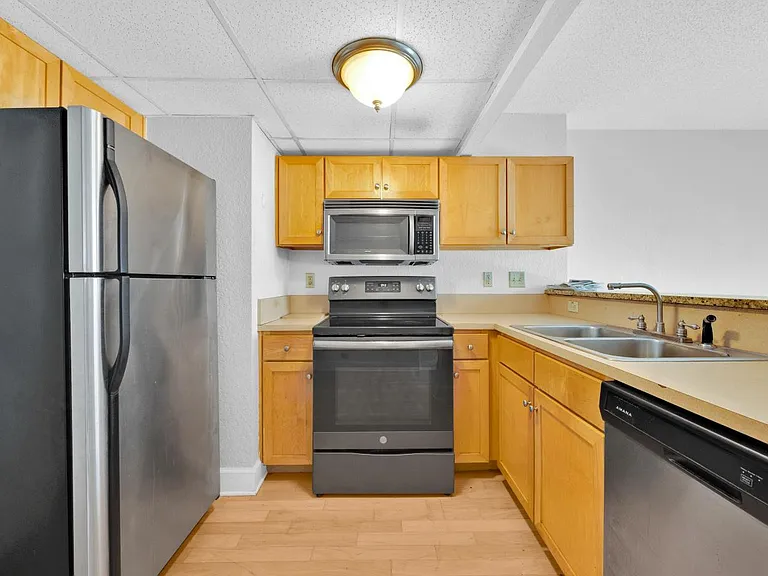 151 E Washington St #507 — Photo 6