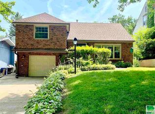 2818 Summit St, Sioux City, IA 51104