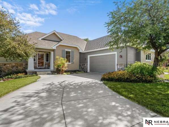 17618 Colonial Ave, Omaha, NE 68136