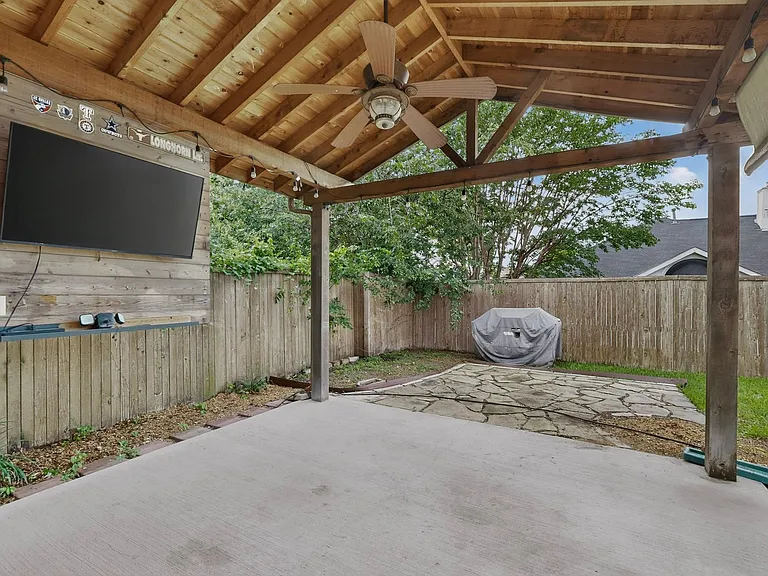 817 Edmonton Dr — Photo 19