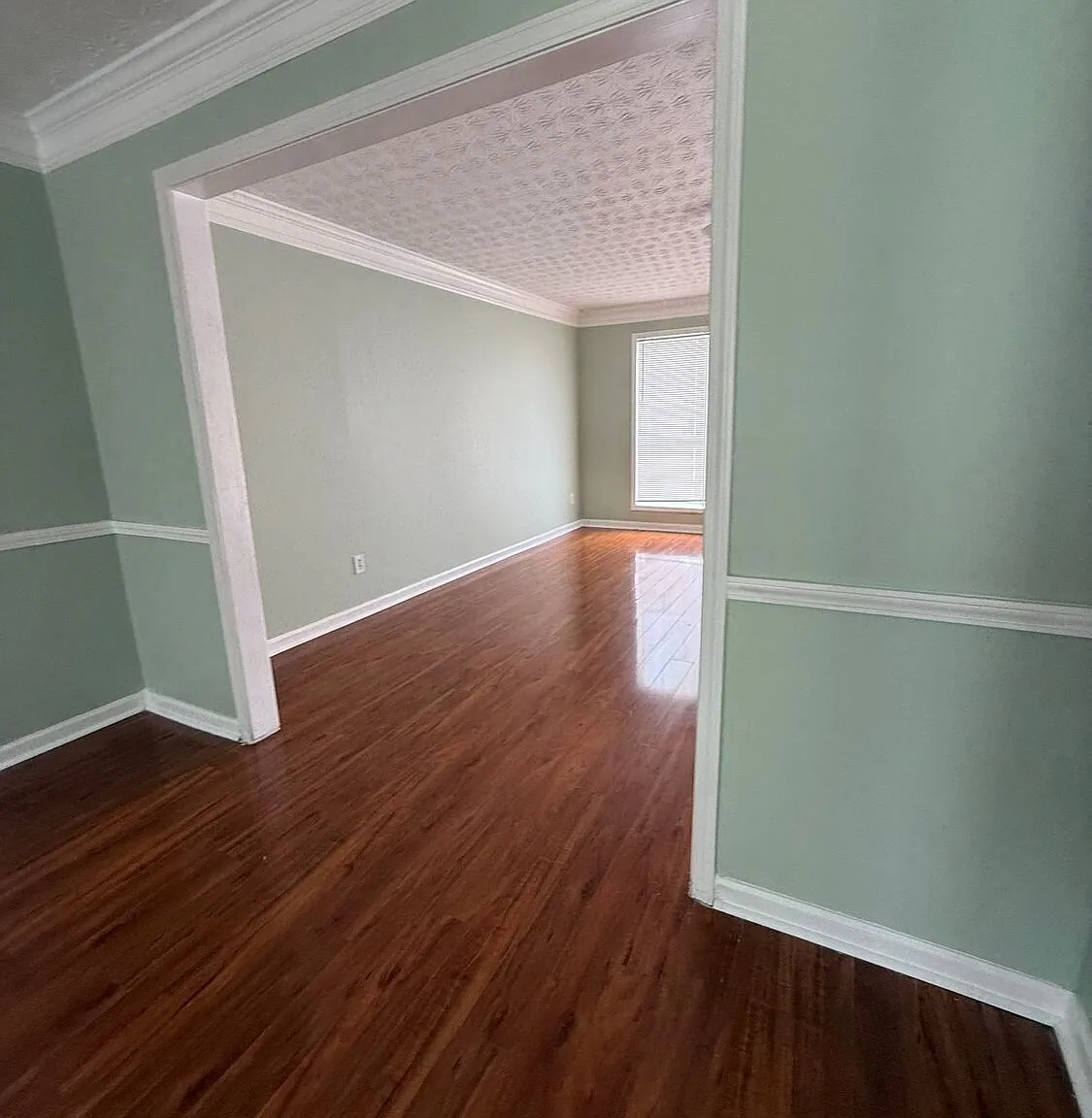 4 bed, 2.5 bath, 2723 sqft, $2,295 — Photo 4