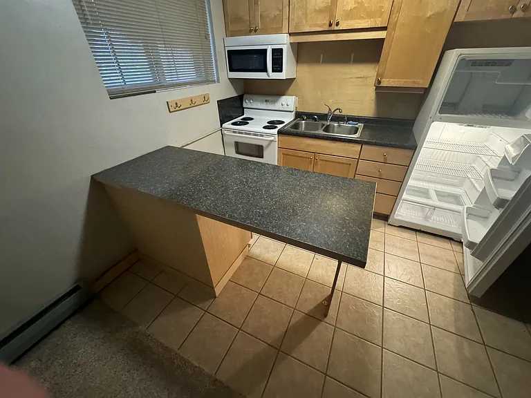 1547 Wynne Ave #8 — Photo 17