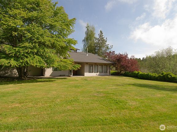 2nd image of 1526 36th Avenue NE
