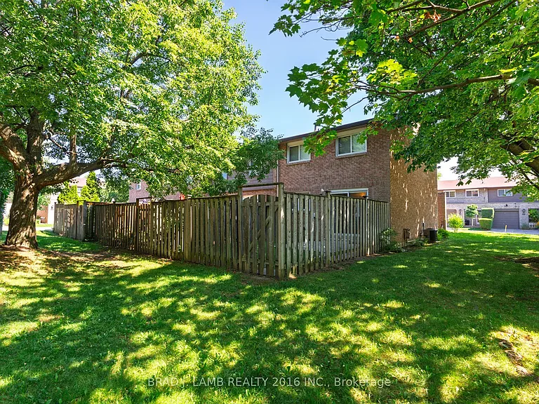 405 Hyacinthe Blvd #Townhouse 12 — Photo 24