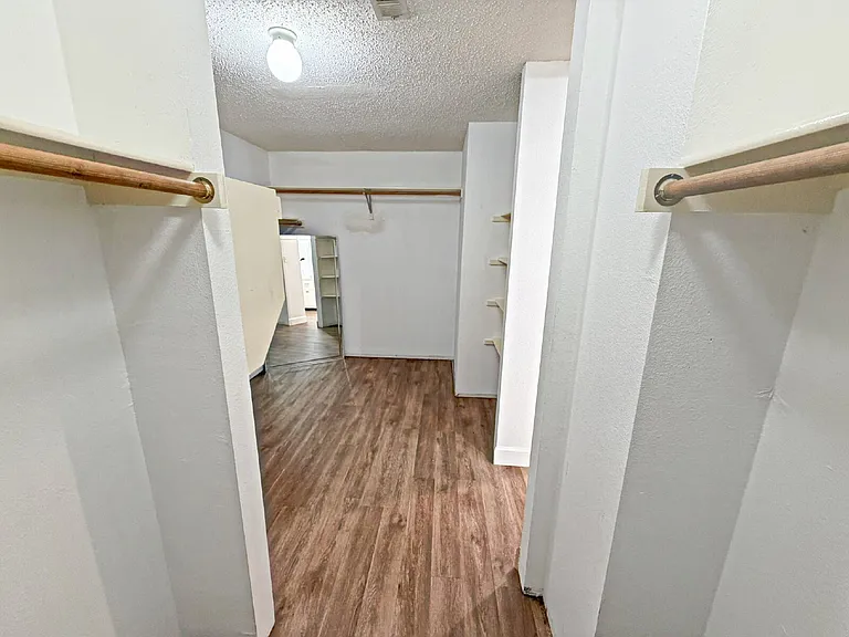 1302 Whitegate — Photo 22