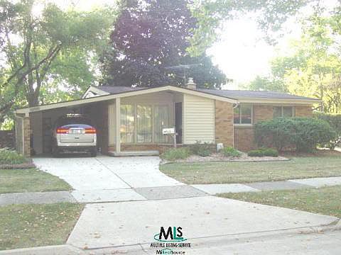 1st image of 23081 Oak Crest St