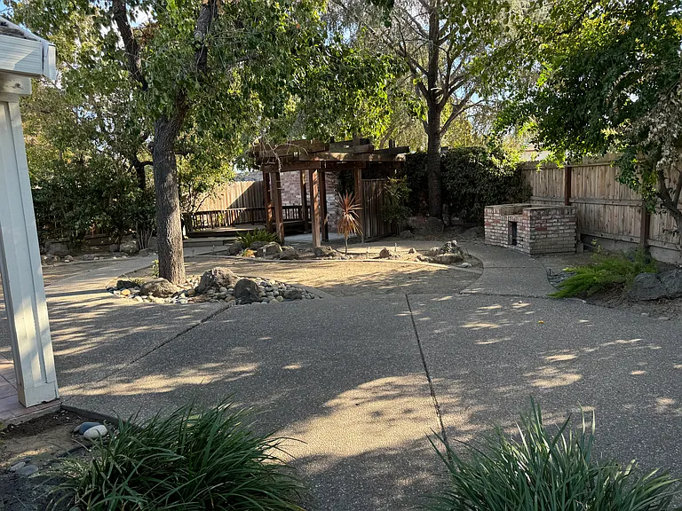 1740 Reyes Ln — Photo 11
