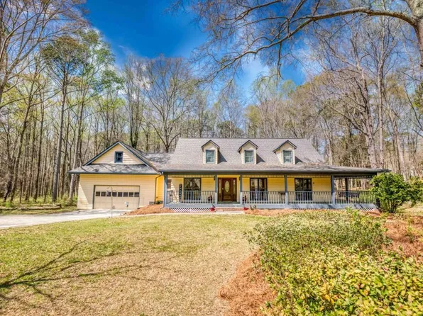 2720 Bay Ridge Dr, Loganville, GA 30052