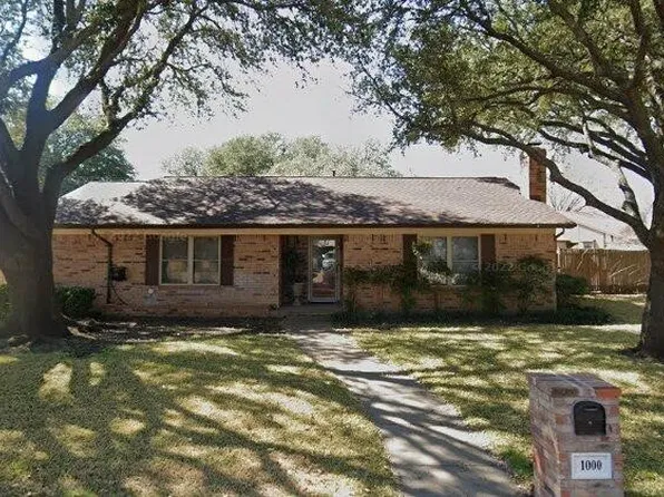 1000 Willow Way, Benbrook, TX 76126