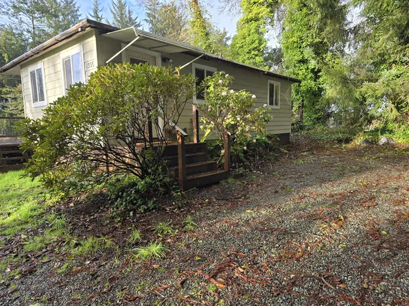 1355 Parkway Dr, Crescent City, CA 95531