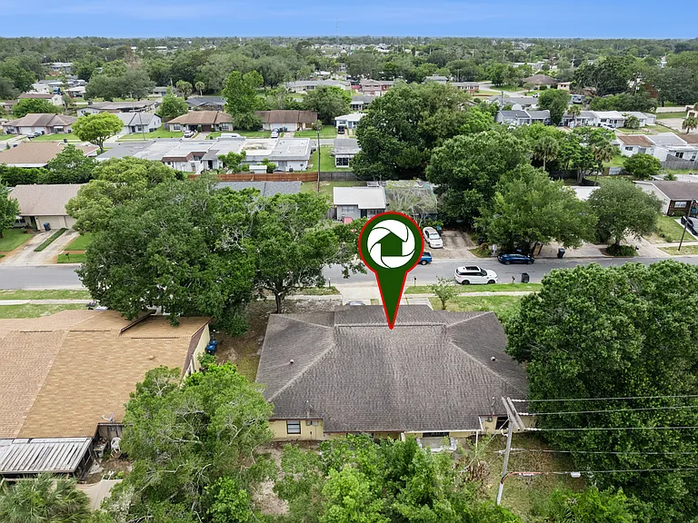 145 E Towne Pl — Photo 26