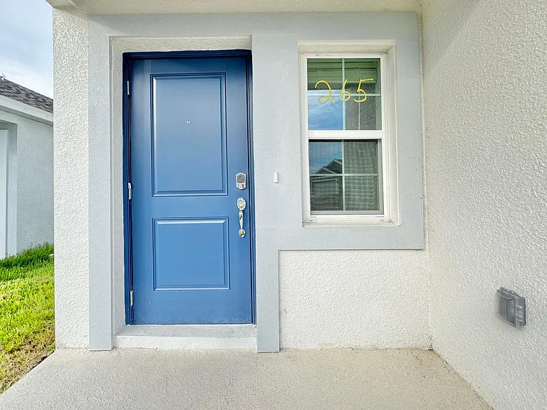 553 Reggie Rd — Photo 4